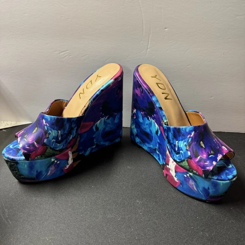 YDN‎ Platform Mules Peep Toes Abstract Design Size 7